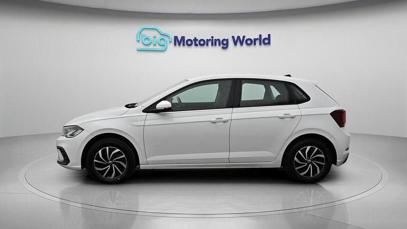 Begagnad VW Polo S 80 HK (58 kW) 2022 Vit Halvkombi
