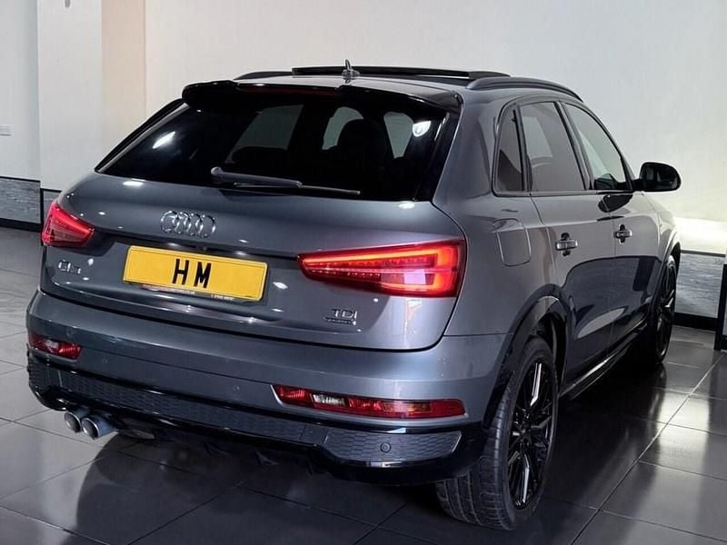 Usado Audi Q3 Black Edition 150 HP (110 kW) 2018 Cinzento SUV
