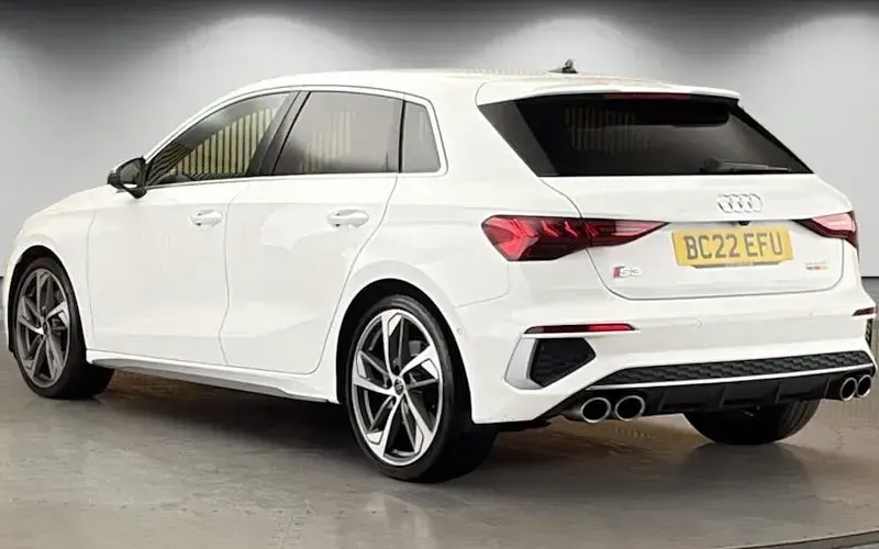 Used Audi S3 Sportback Comfort 310 HP (228 kW) 2022 Ibis white/ibis white Hatchback