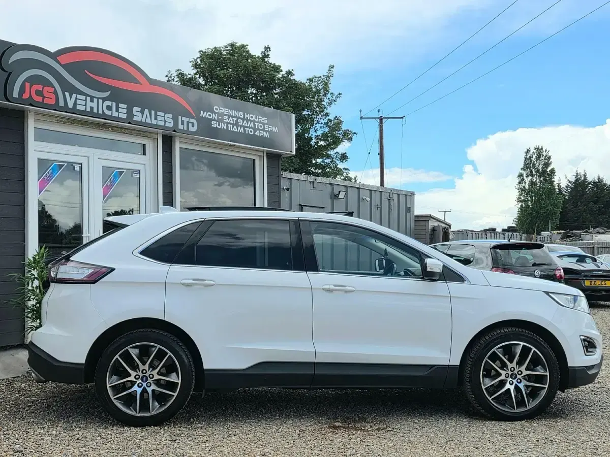 Used Ford Edge Titanium 210 HP (154 kW) 2018 White SUV