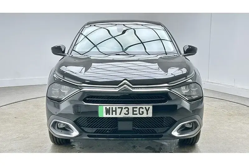 Używany Citroën e-C4 100 kW (136 KM) 2024 Czarny Sedan/Limuzyna
