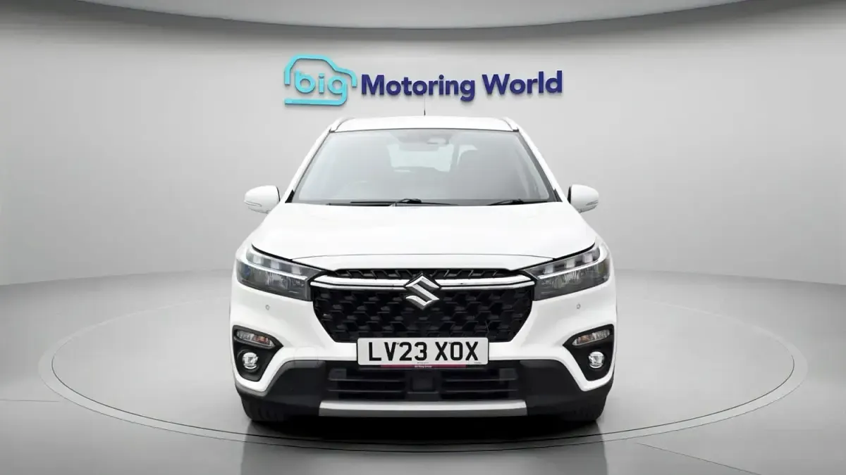 Used Suzuki SX4 115 HP (84 kW) 2023 White Hatchback