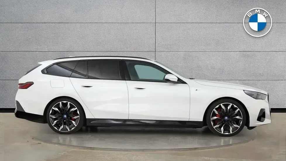 Used BMW i5 M Sport 246 kW (335 HP) 2025 White Estate