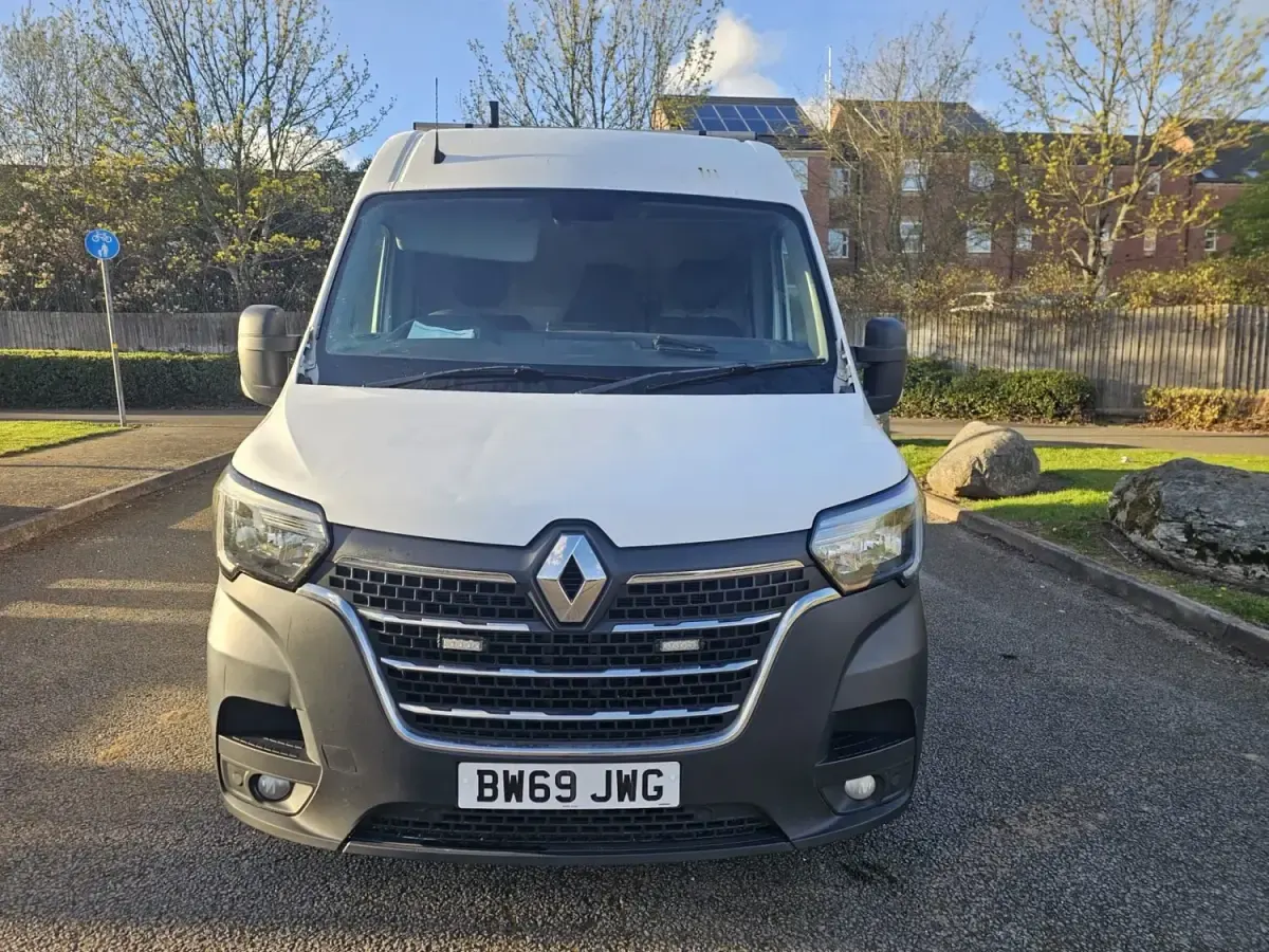 Usado Renault Master 135 HP (99 kW) 2020 Branco Monovolume
