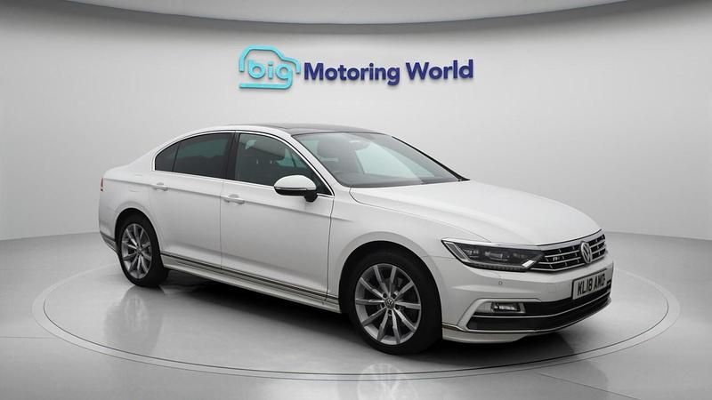 White Used 2018 VW Passat R-line Sedan | £13,850 (Fair price) - Image 1/4