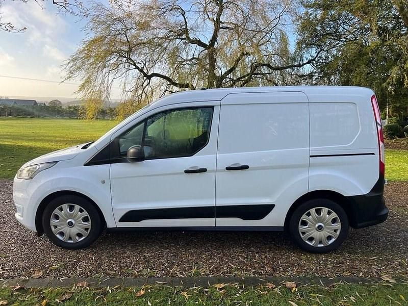 Used Ford Transit Connect Trend 100 HP (73 kW) 2018 White MPV