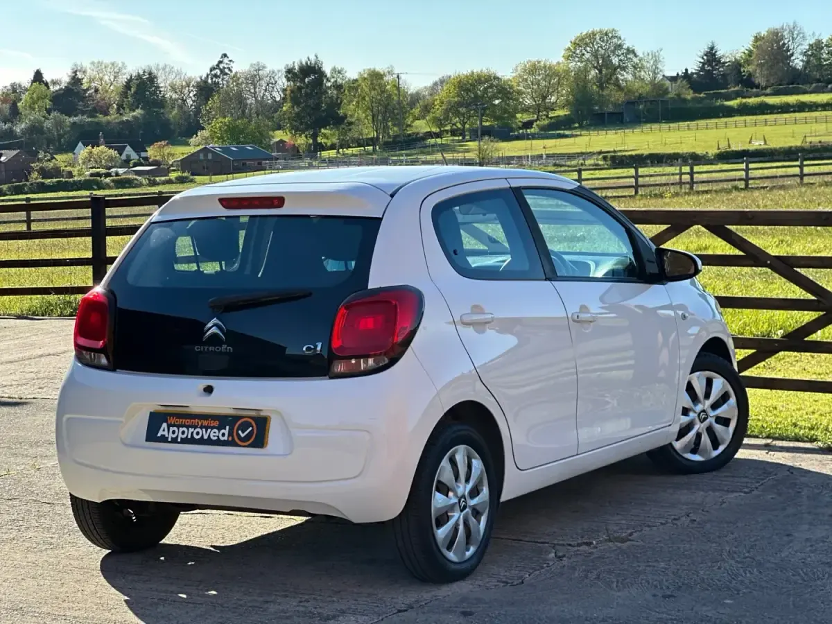 Usado Citroën C1 Feel 68 CV (50 kW) 2014 Blanco Utilitario