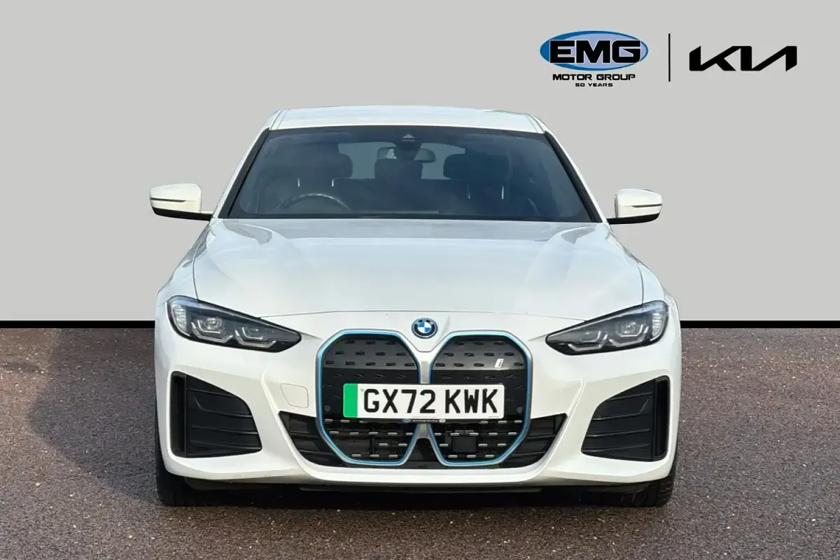 Begagnad BMW i4 M Sport 250 kW (340 HK) 2022 Vit Sedan
