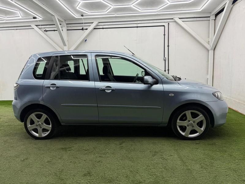 Begagnad Mazda 2 2007 Blå Halvkombi