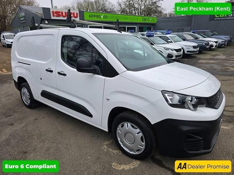 White Used 2019 Peugeot Partner S MPV | £8,999 (Fair price) - Image 1/4