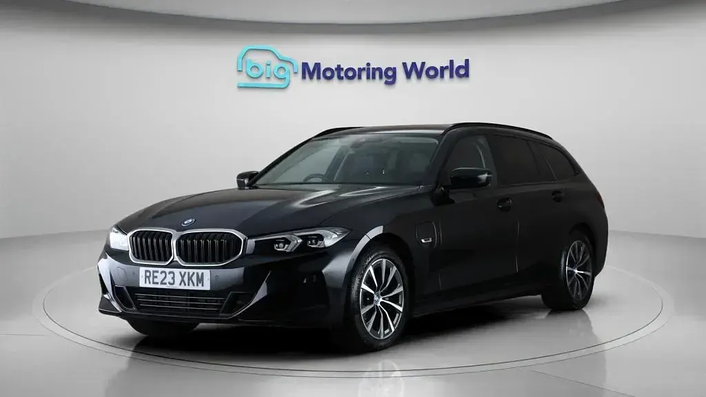 Used BMW 330e Sport Line 292 HP (214 kW) 2023 Black Estate