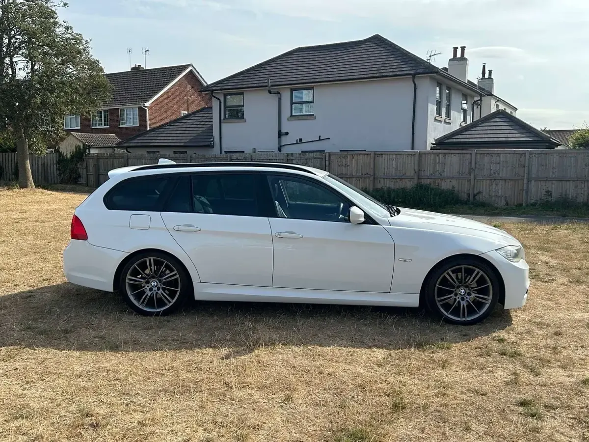 Used BMW 320 Sport Line 2011 White Estate