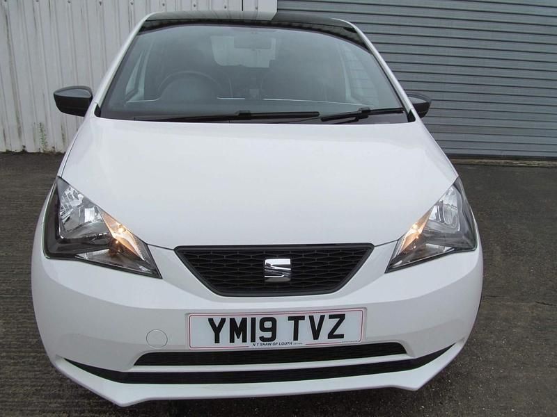 Used Seat Mii Design 2019 White Hatchback
