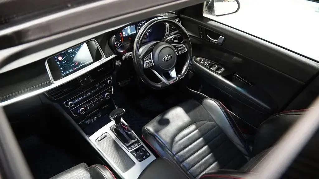 Used Kia Optima GT-Line S 136 HP (100 kW) 2019 White Estate