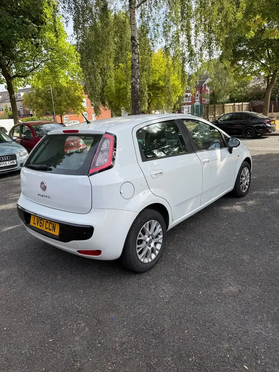 Used Fiat Punto Evo 69 HP (50 kW) 2011 White Hatchback