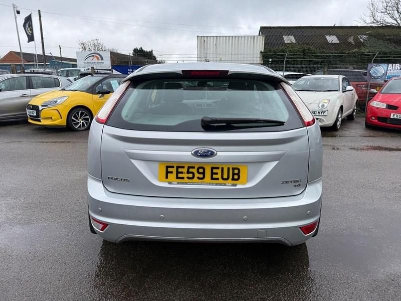 Used Ford Focus Zetec 2009 Silver Hatchback