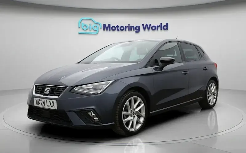 Usado Seat Ibiza FR 116 CV (85 kW) 2024 Gris Utilitario