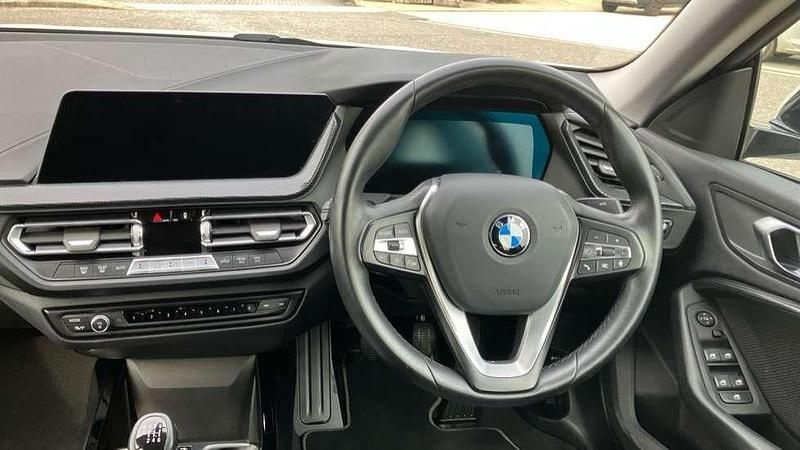 Used BMW 218 Sport Line 136 HP (100 kW) 2021 Alpine white Coupe