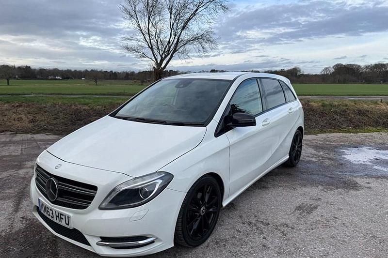 White Used 2013 Mercedes B200 MPV | £5,950 (Fair price) - Image 1/1