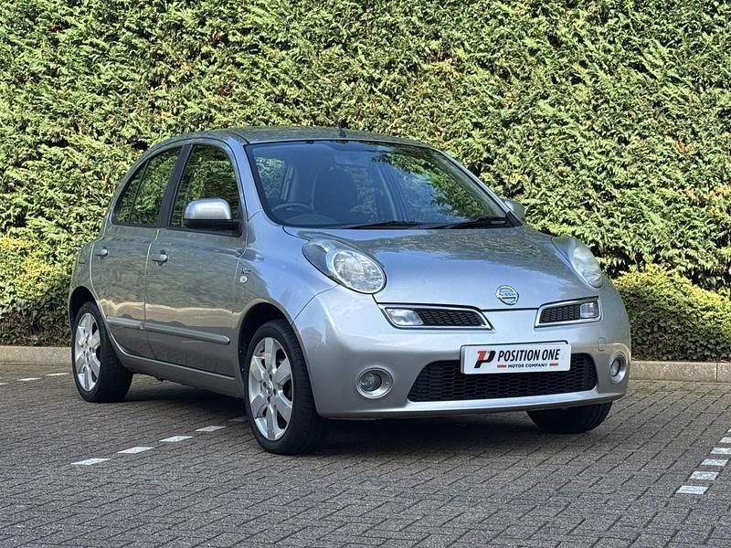 Usado Nissan Micra N-TEC 79 HP (58 kW) 2010 Prateado Citadino