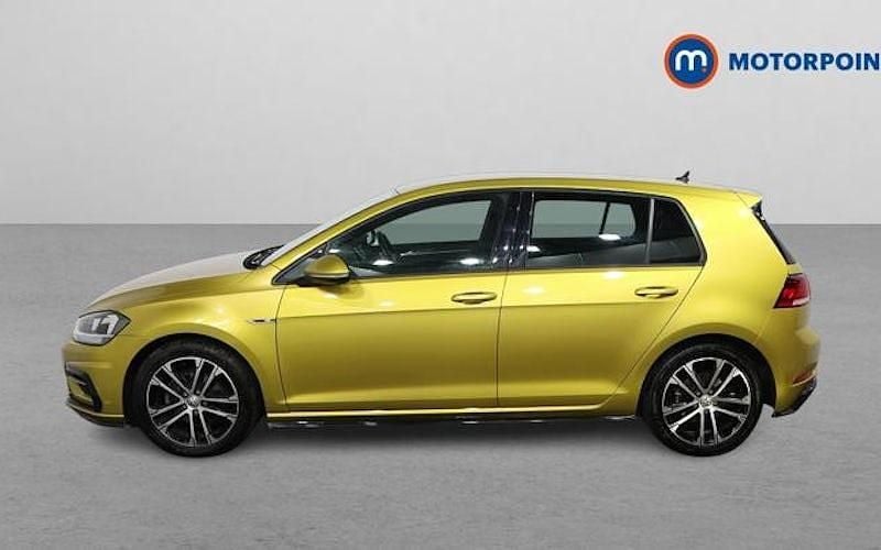 Used VW Golf VII R-line 150 HP (110 kW) 2018 Yellow Hatchback