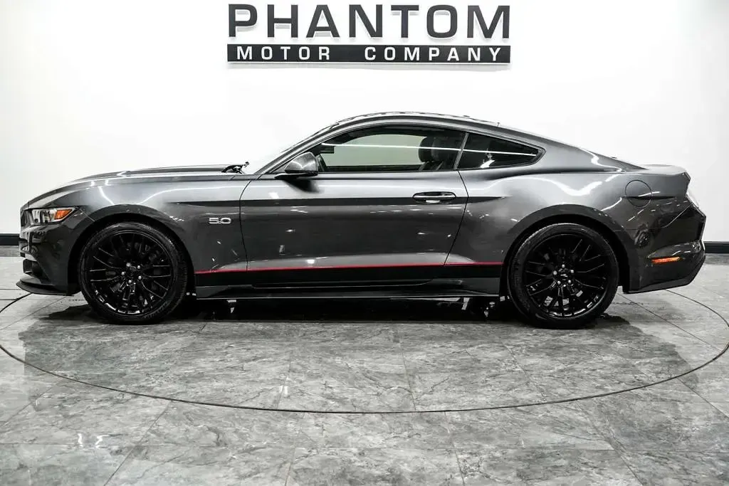 Used Ford Mustang GT Fastback 416 HP (305 kW) 2017 Grey Coupe