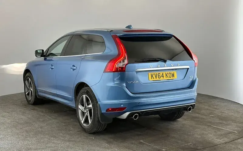 Used Volvo XC60 R-Design 181 HP (133 kW) 2014 Blue SUV
