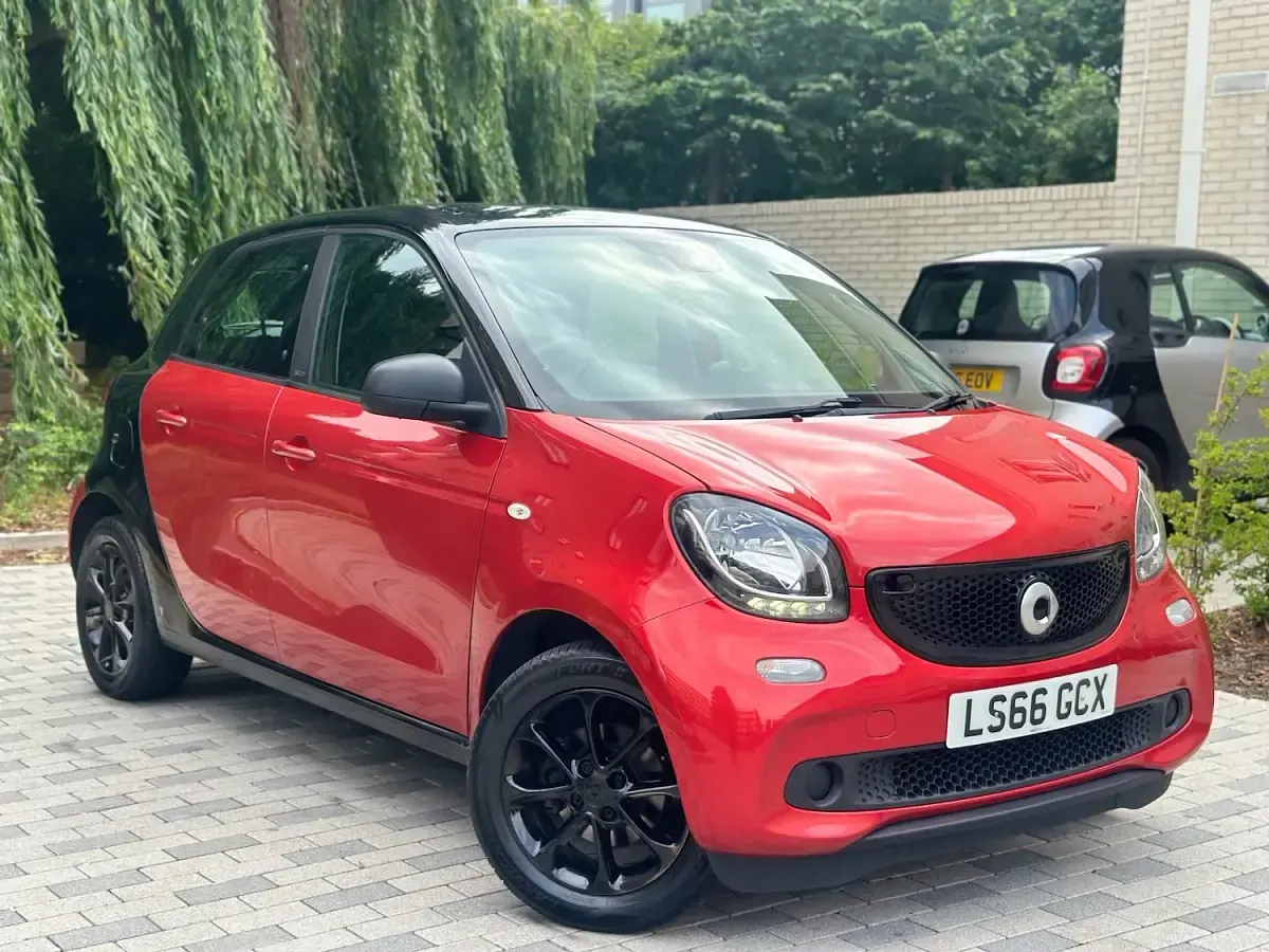 Used Smart ForFour Passion 71 HP (52 kW) 2016 Red Hatchback