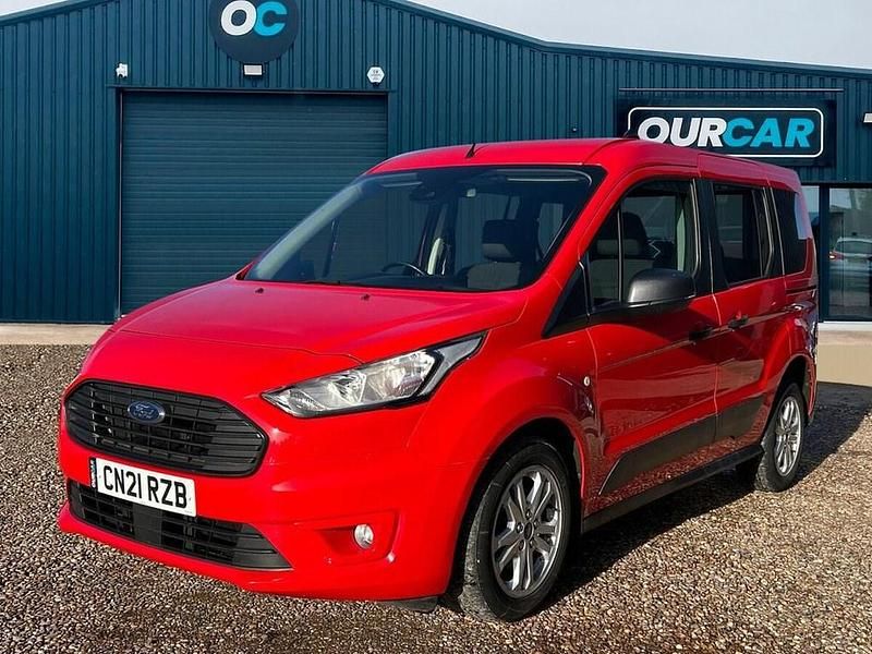 Used Ford Tourneo Zetec 120 HP (88 kW) 2021 Red MPV