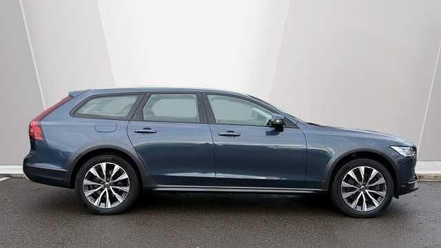Used Volvo V90 CC 247 HP (181 kW) 2022 Estate