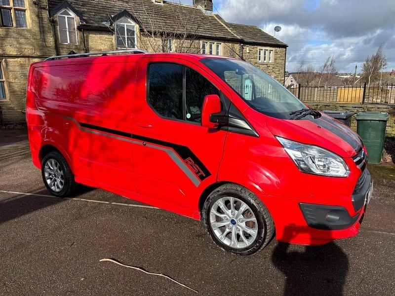 Used Ford Transit Custom Sport 170 HP (125 kW) 2017 Red Van
