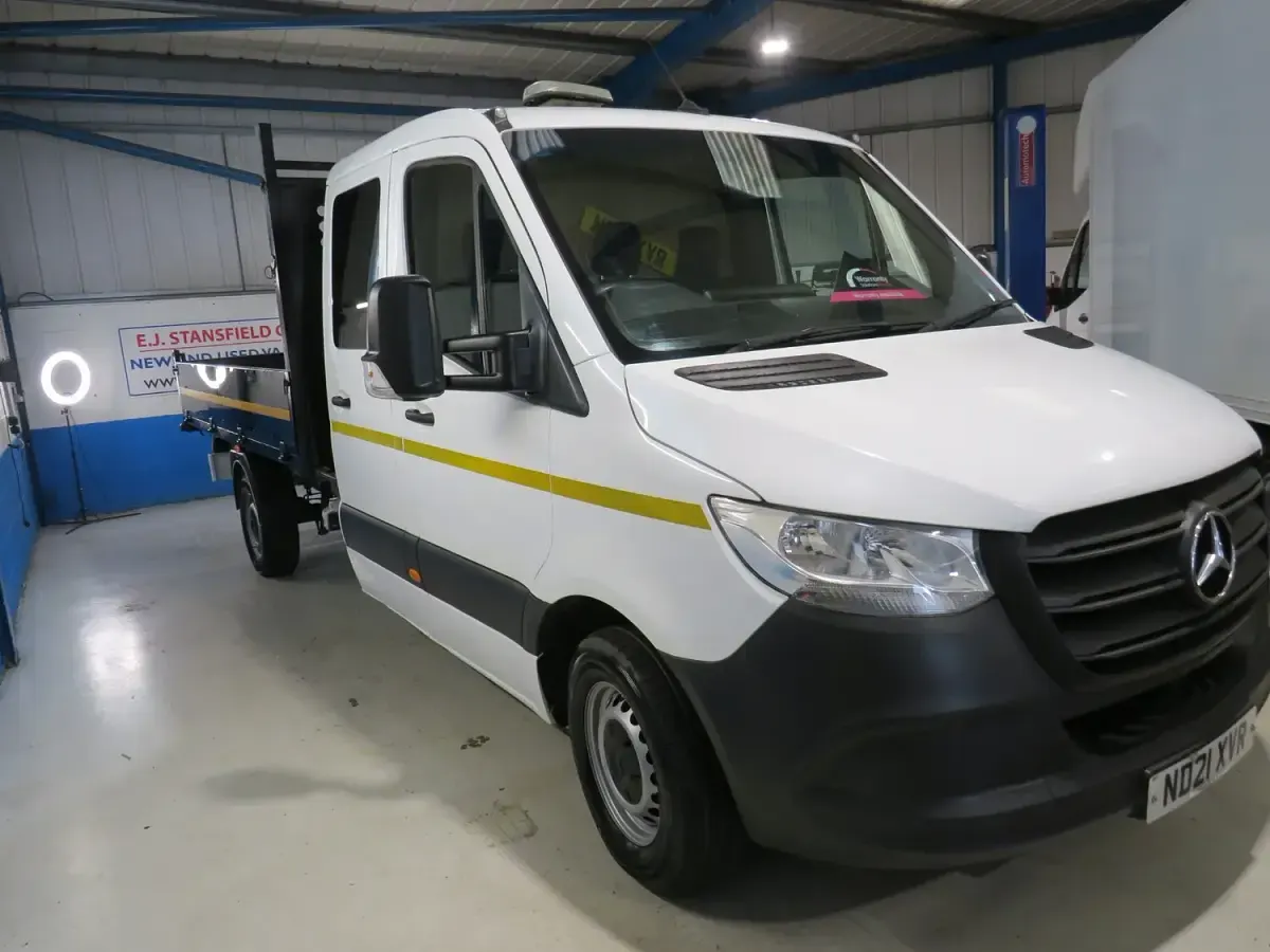 Used Mercedes Sprinter 140 HP (102 kW) 2021 White Van