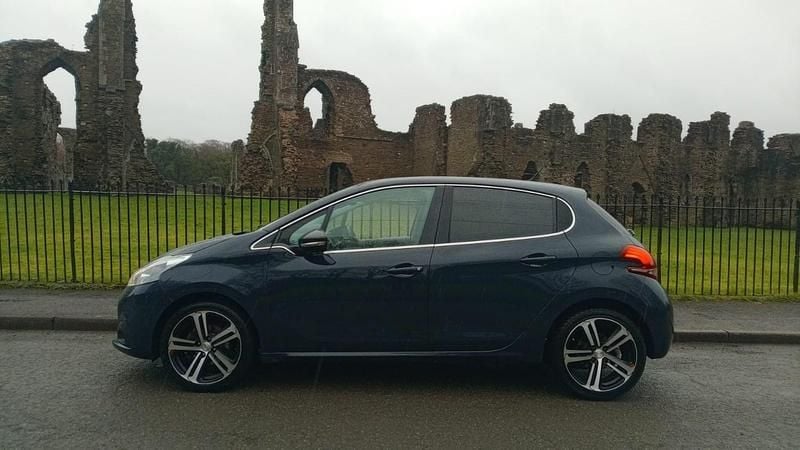 Second-hand Peugeot 208 GT-line 100 CP (73 kW) 2016 Gri Hatchback