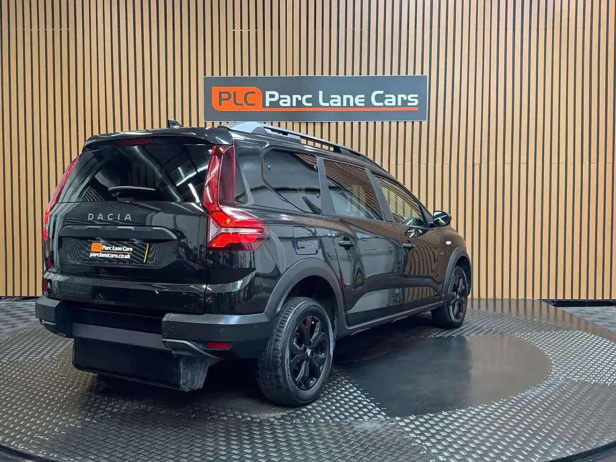 Used Dacia Jogger Extreme 110 HP (80 kW) 2023 Black MPV