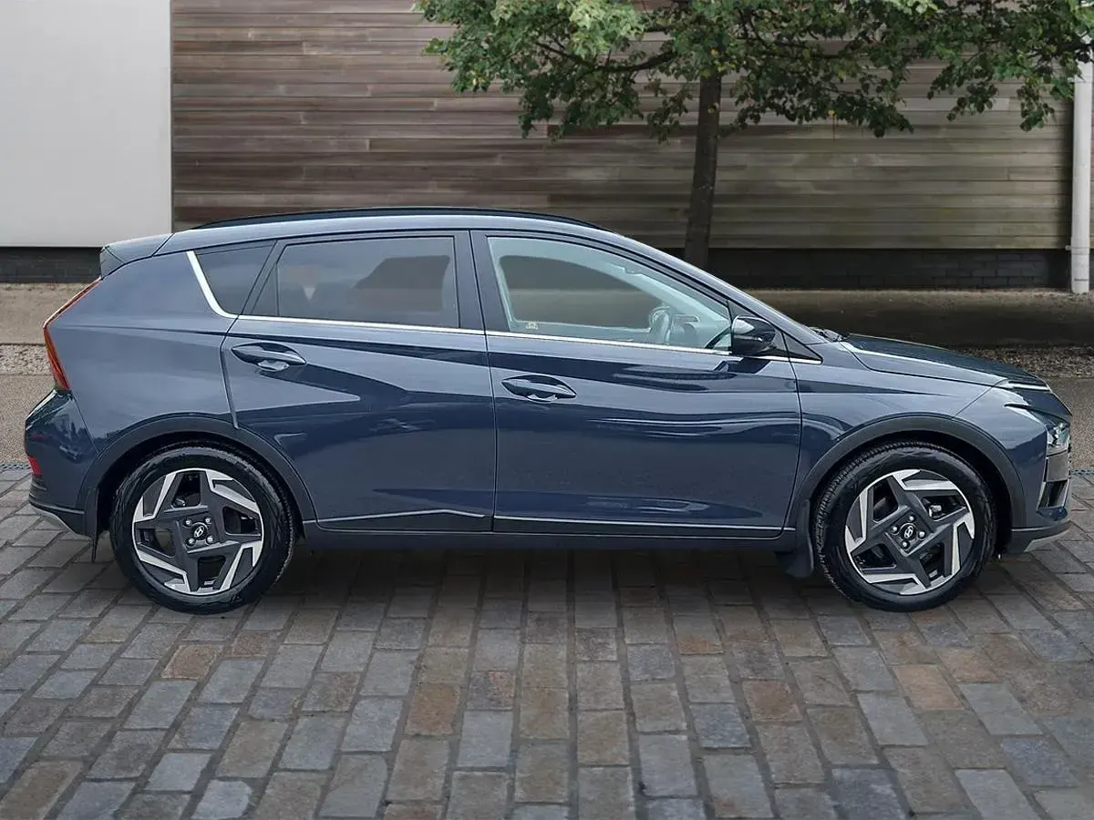Used Hyundai Bayon Premium 100 HP (73 kW) 2025 Grey SUV