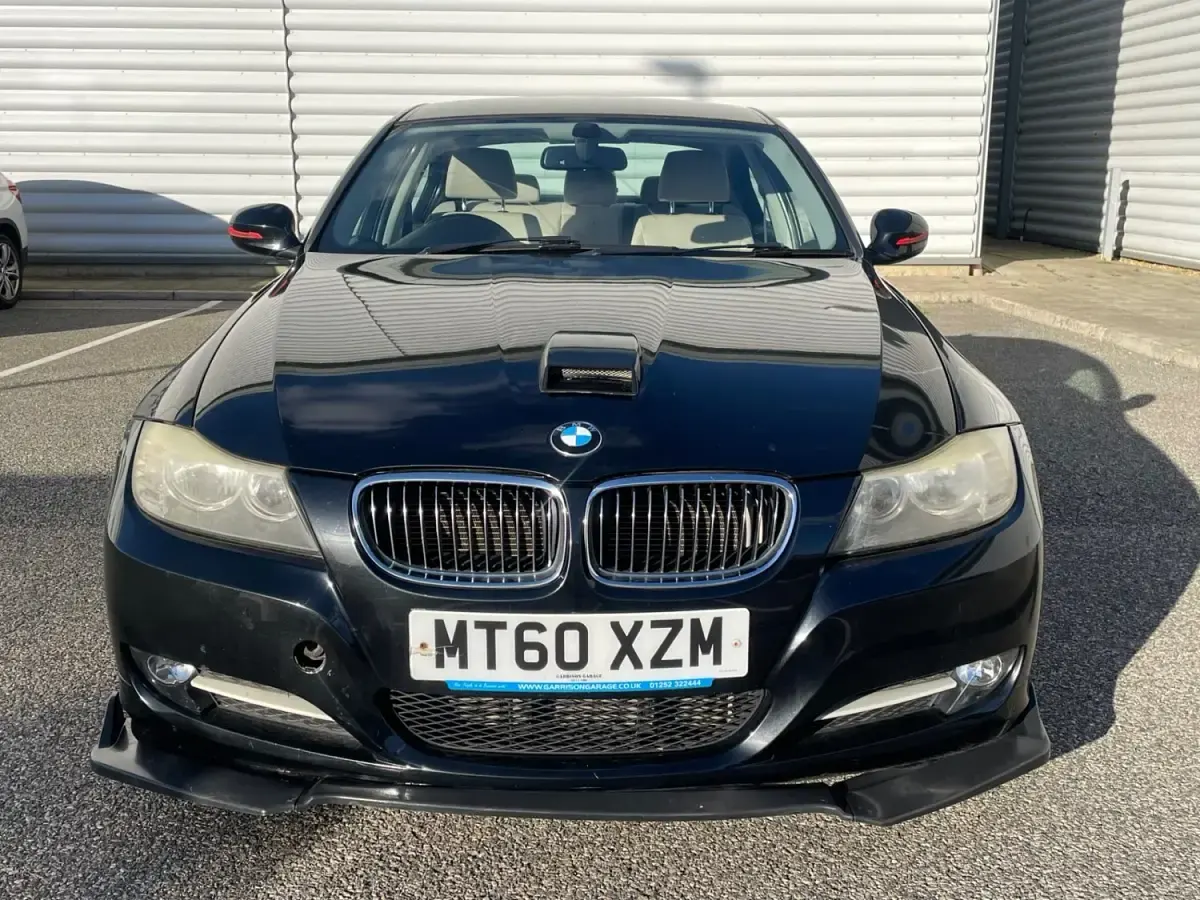 Używany BMW 320 Exclusive 2011 Czarny Sedan/Limuzyna