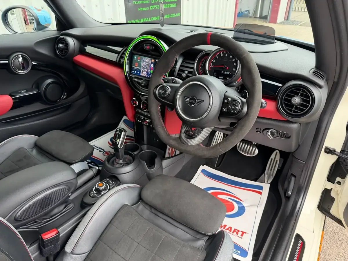 Used Mini John Cooper Works Hatch 300 HP (220 kW) 2021 Multicoloured Hatchback