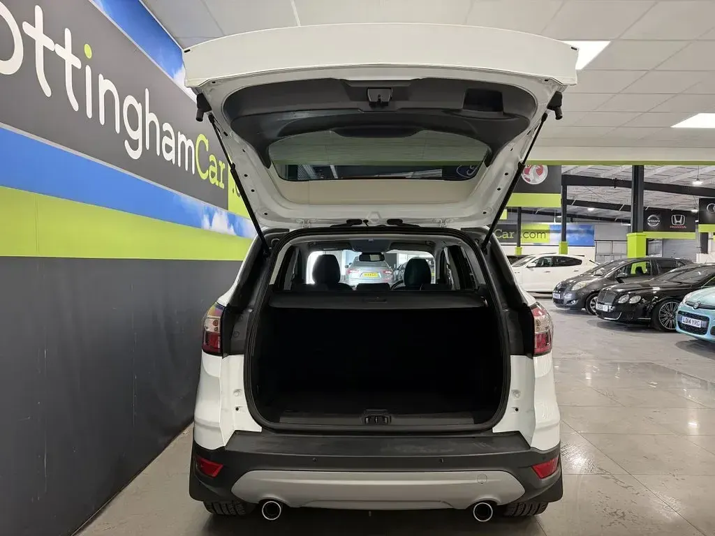 Used Ford Kuga Titanium 150 HP (110 kW) 2017 White SUV