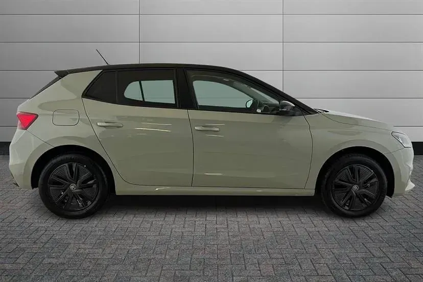 Neu Skoda Fabia Design Edition 116 PS (85 kW) 2026 Grau Kleinwagen