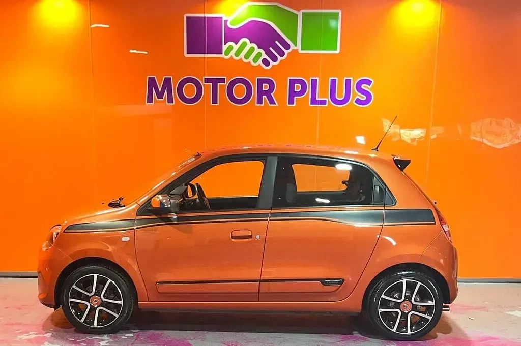 Used Renault Twingo Dynamique 90 HP (66 kW) 2018 Orange Hatchback