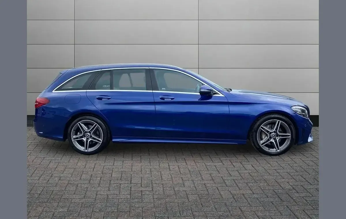 Usado Mercedes C200 AMG line 184 HP (135 kW) 2019 Azul Carrinha