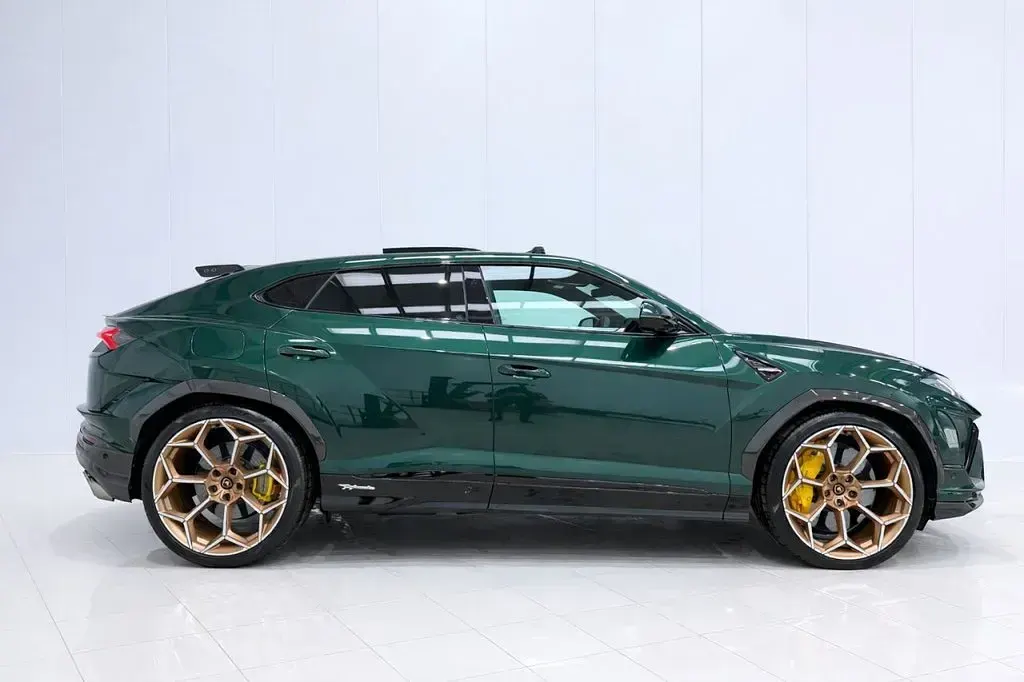 Used Lamborghini Urus 2023 Green SUV