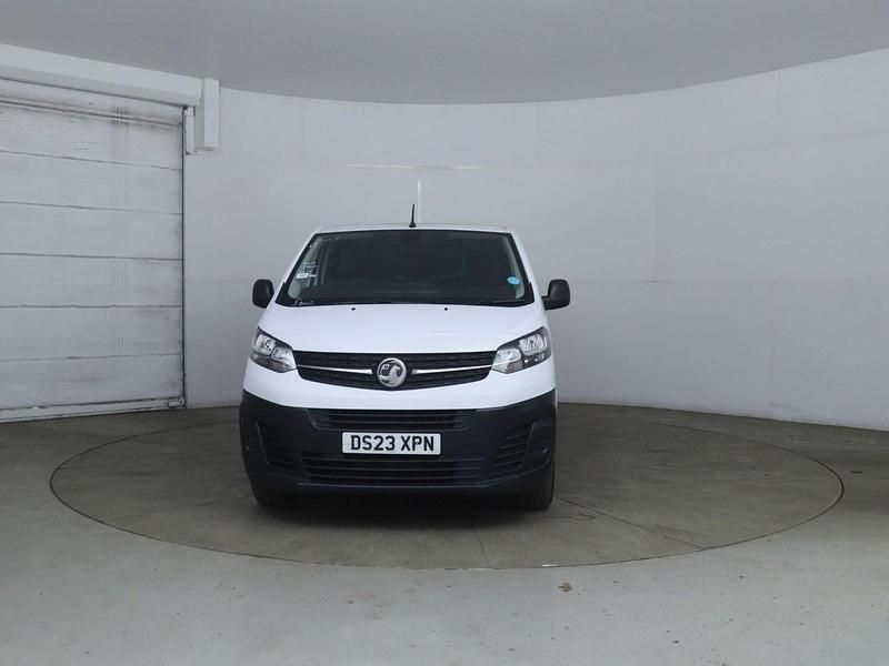 Used Vauxhall Vivaro S 100 HP (73 kW) 2023 White MPV