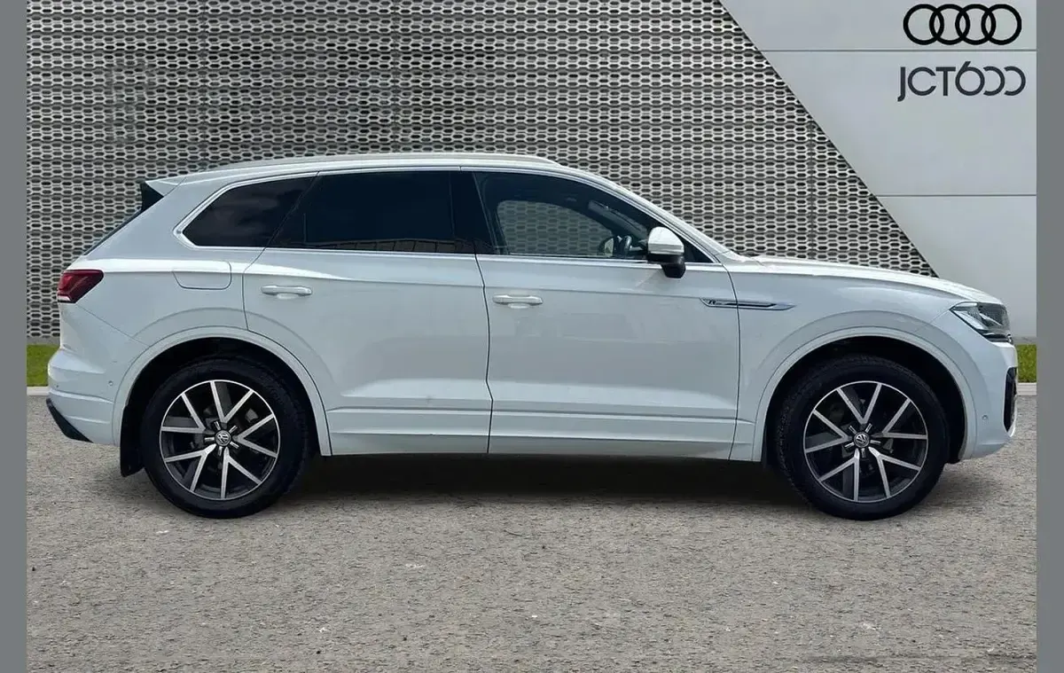 Used VW Touareg R-line 281 HP (206 kW) 2019 White SUV