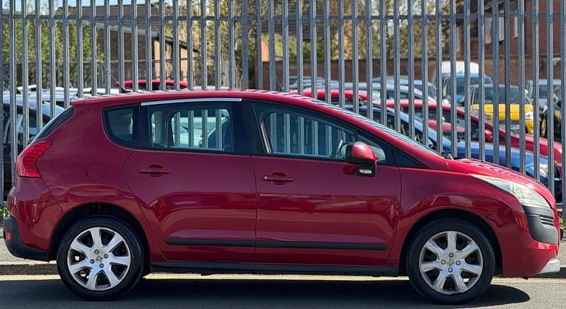 Used Peugeot 3008 Access 112 HP (82 kW) 2011 Red Estate