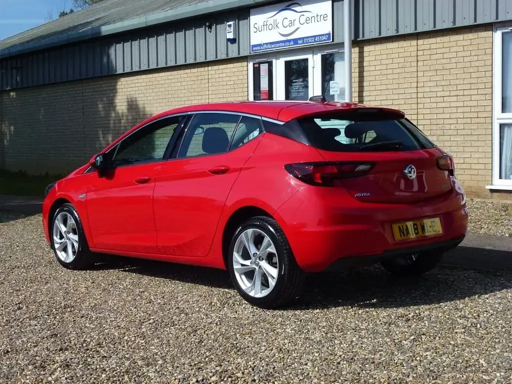 Used Vauxhall Astra SRi 150 HP (110 kW) 2018 Red Hatchback