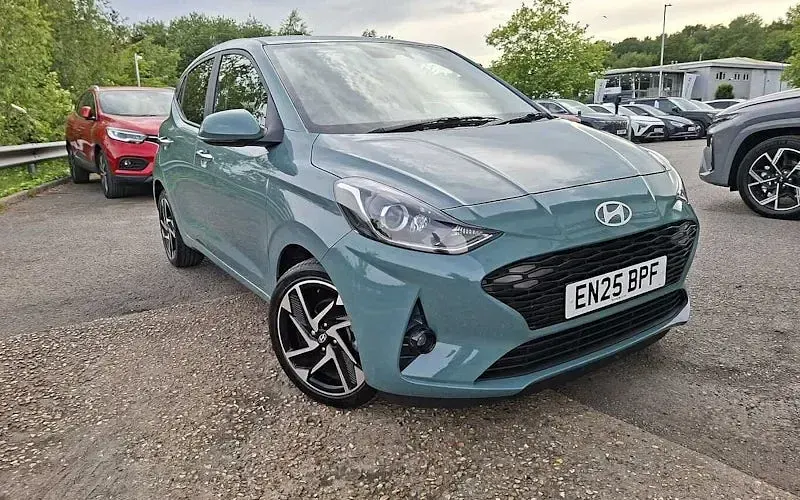 Used Hyundai i10 Premium 79 HP (58 kW) 2025 Hatchback