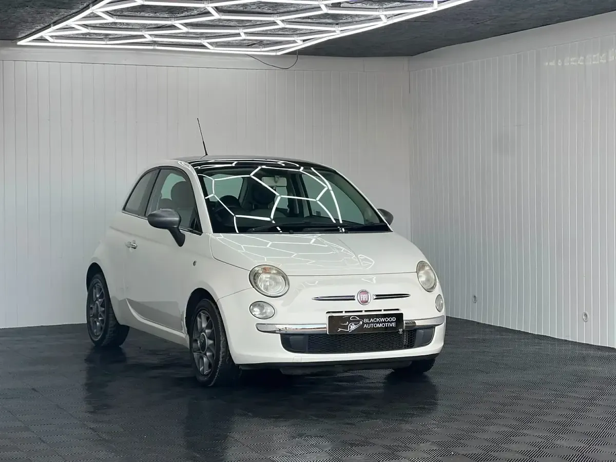 Used Fiat 500 Lounge 69 HP (50 kW) 2011 White Hatchback