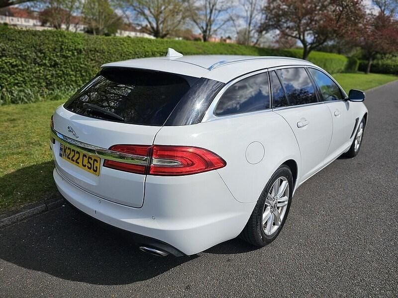 Used Jaguar XF Luxury 2013 White Estate