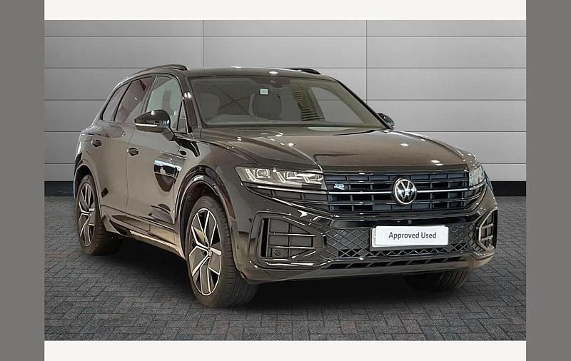 Used VW Touareg Black Edition 286 HP (210 kW) 2025 Grenadilla black SUV